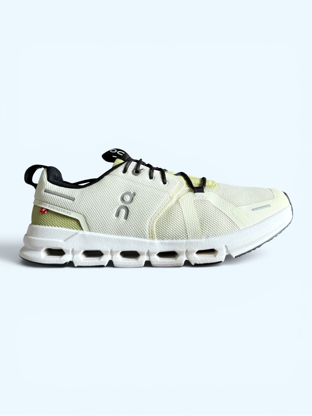 ON Cloudrunner Running Lightweight Athletic Trainer Size 5 Youth